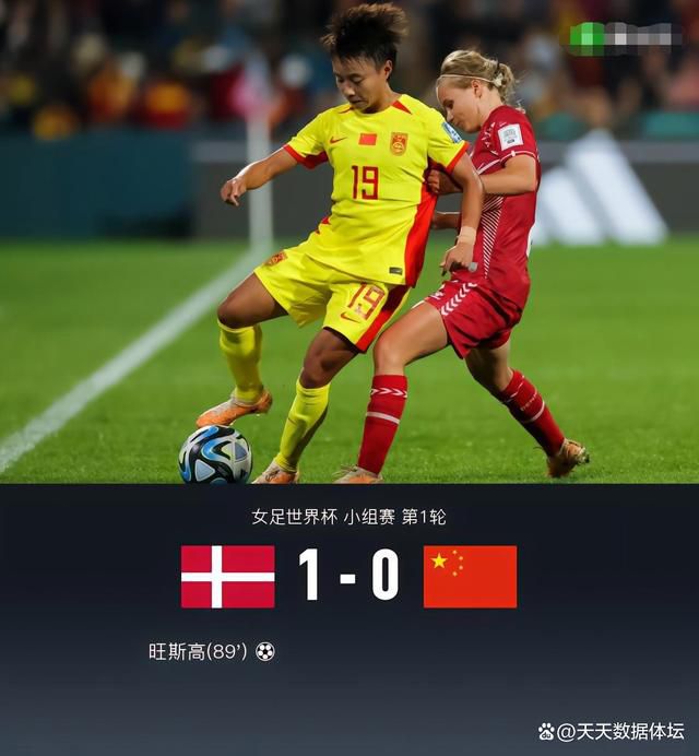 他掀开裙子把舌头伸进去添视频