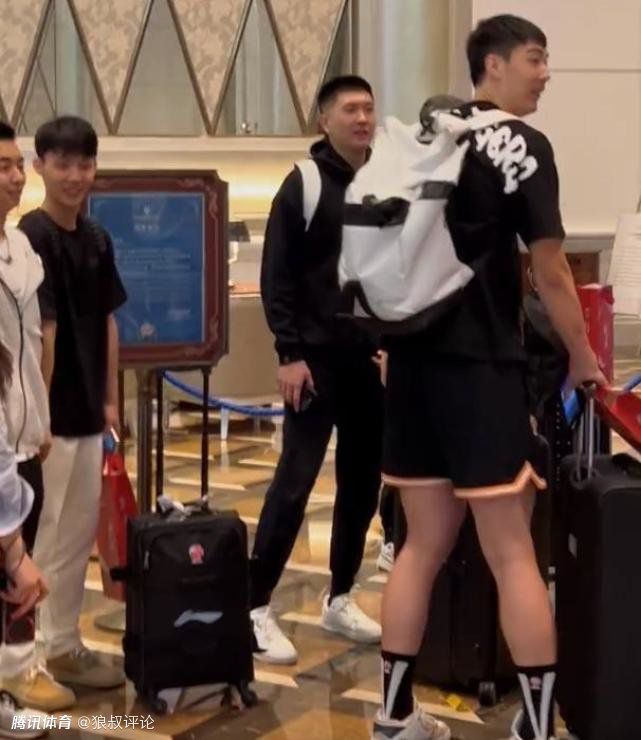 喜欢后面的大姑娘
